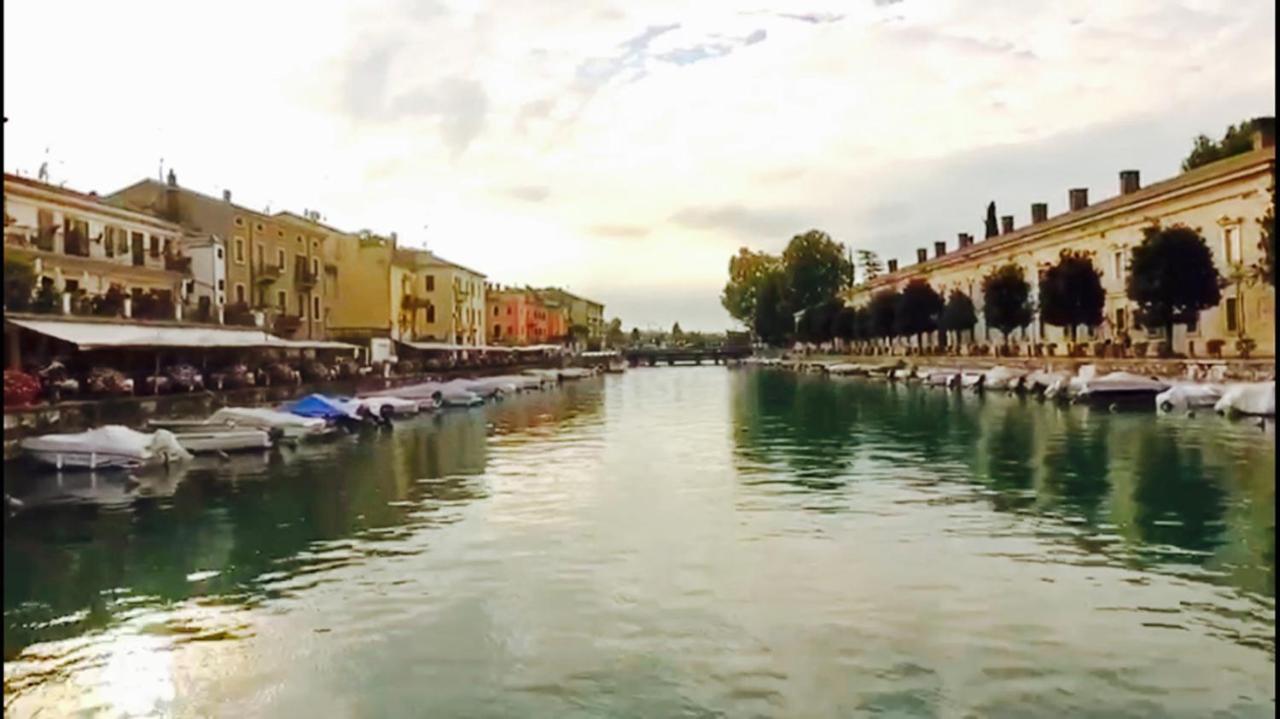 Fiori sull'Acqua Apartments Peschiera del Garda Esterno foto